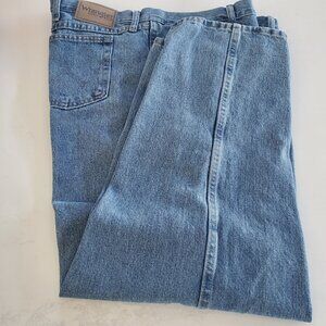 Wrangler Rugged Wear Men's 5 Pocket Medium Wash Straight Leg Jeans   46 x 28